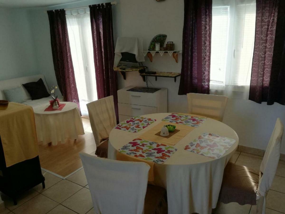 Jadrtovac Apartments Mira מראה חיצוני תמונה